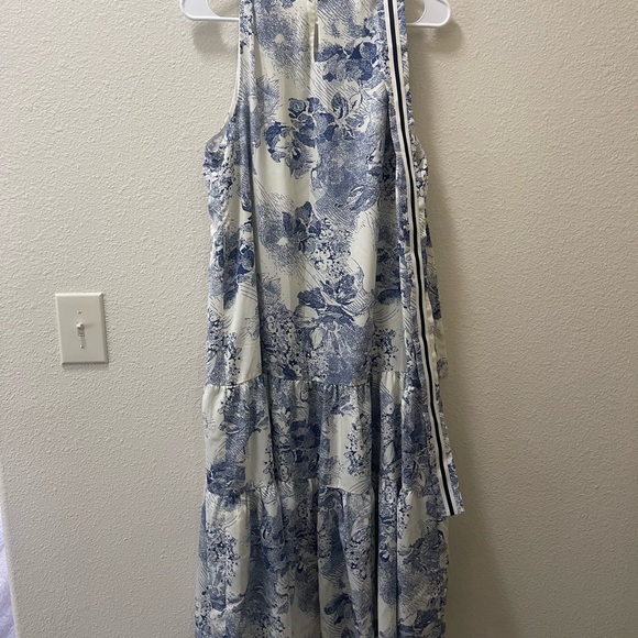 Joy Joy Blue and White Patterned Dress - Picture 3 of 4